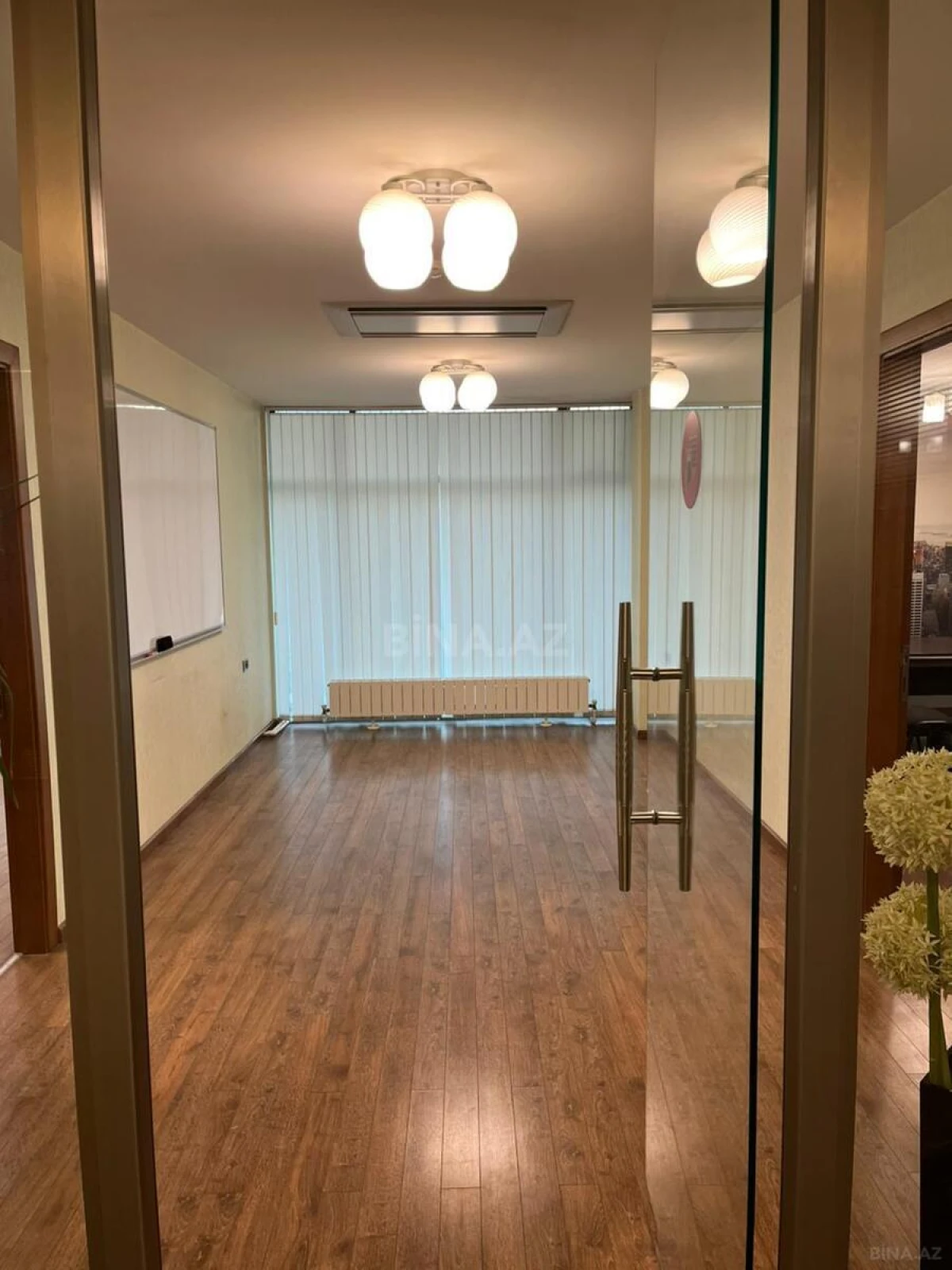 Satılır obyekt 200 m²