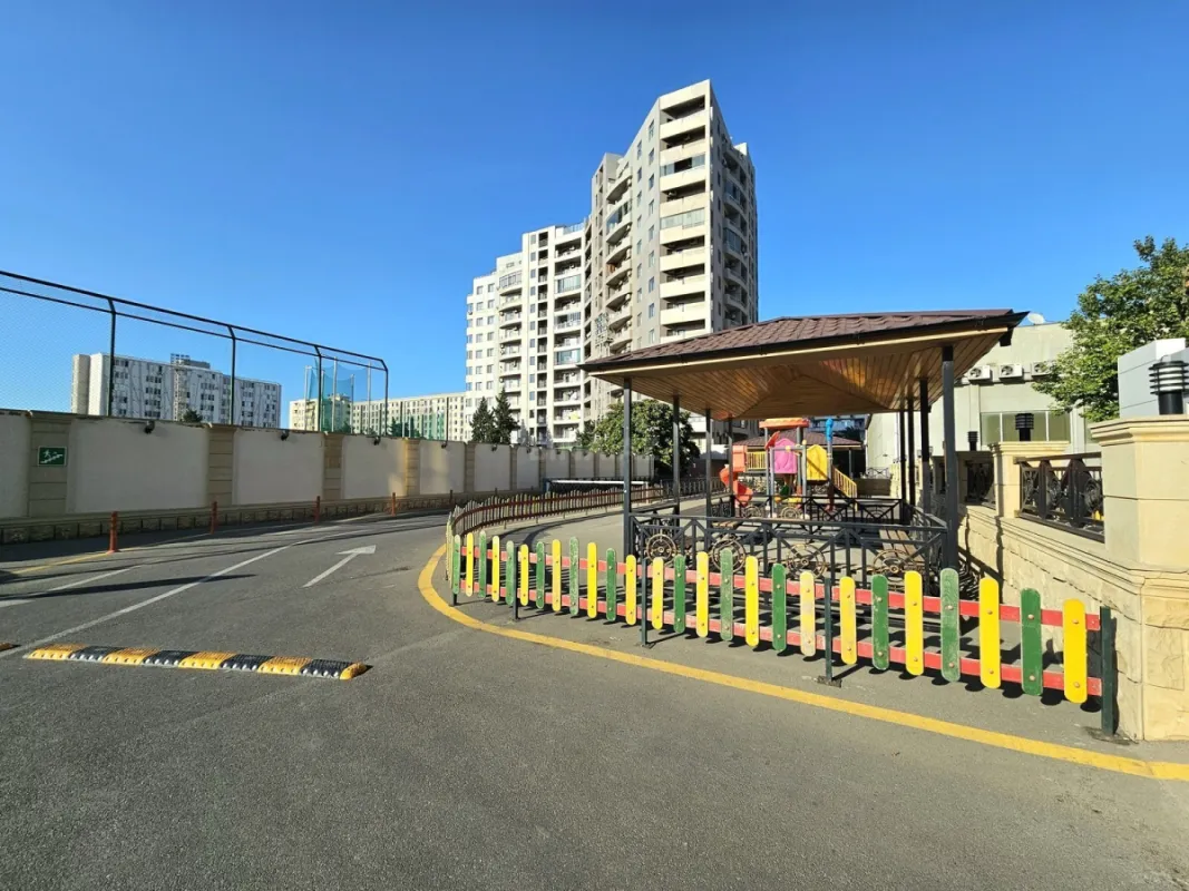 Satılır 3 otaqlı mənzil 157.1 m²