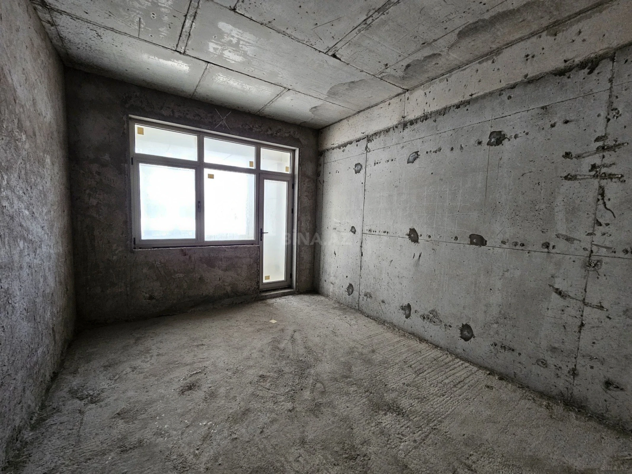 Satılır 3 otaqlı mənzil 157.1 m²