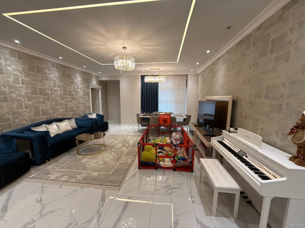 Satılır 3 otaqlı mənzil 148 m²