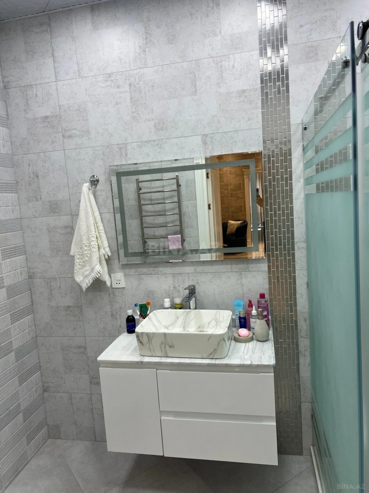 Satılır 3 otaqlı mənzil 148 m²