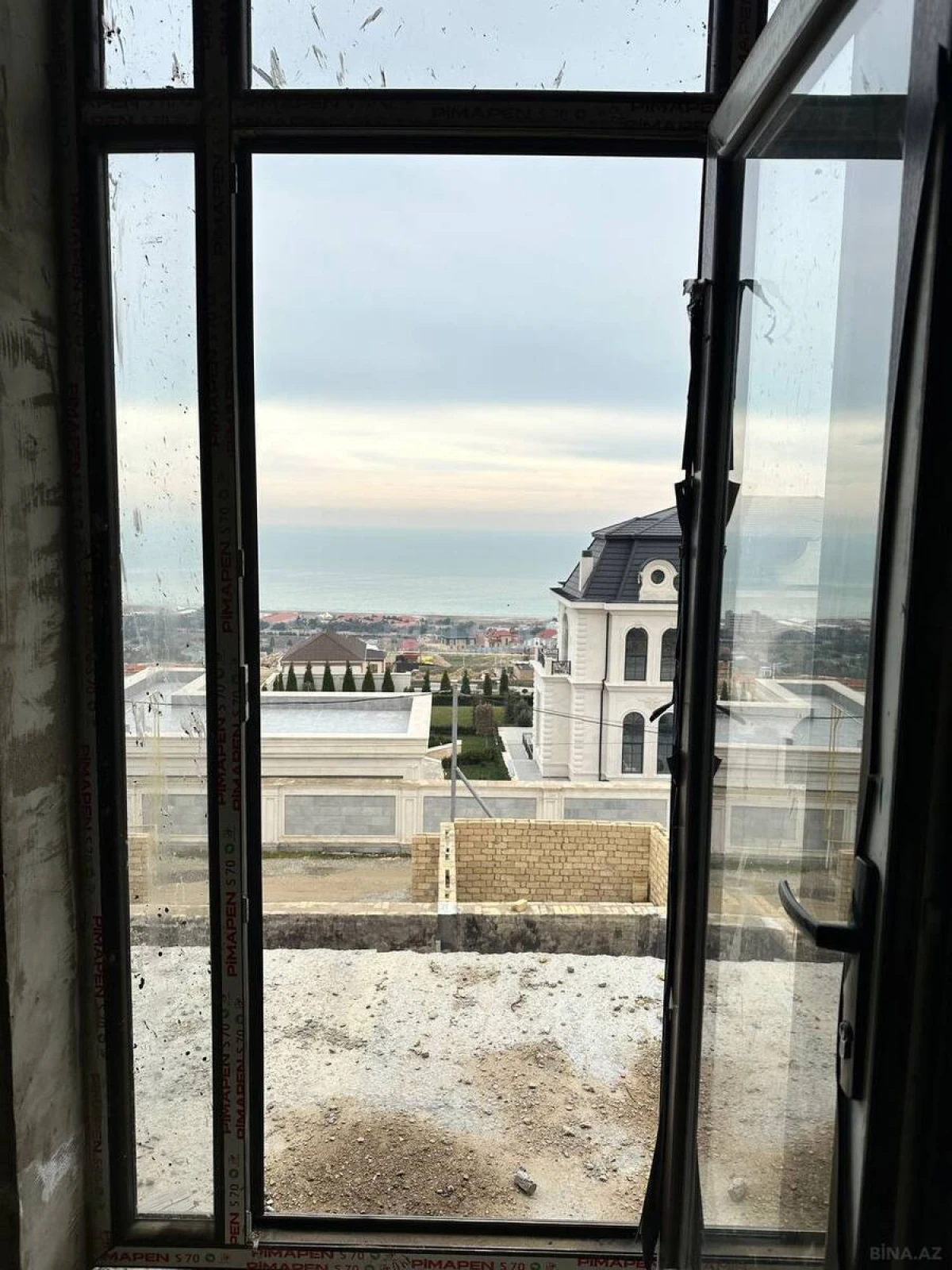 Satılır 5 otaqlı həyət evi 350 m²