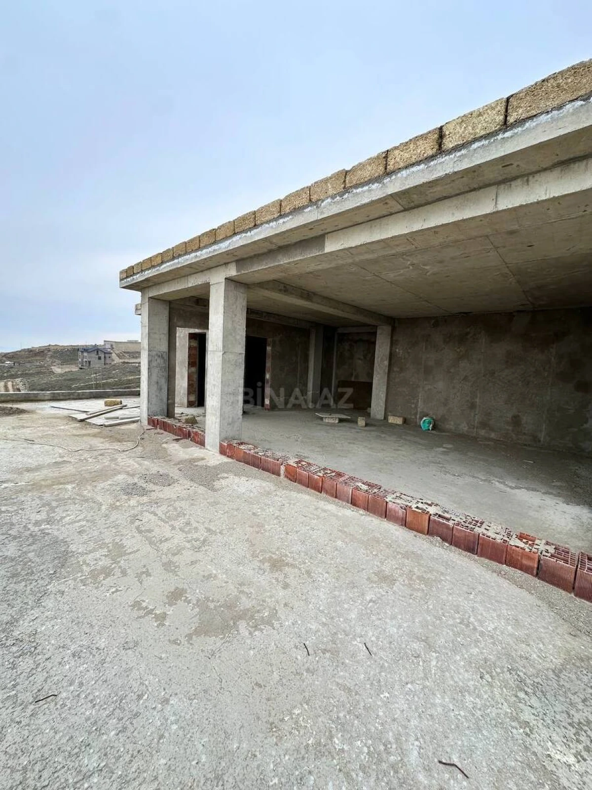 Satılır 5 otaqlı həyət evi 350 m²