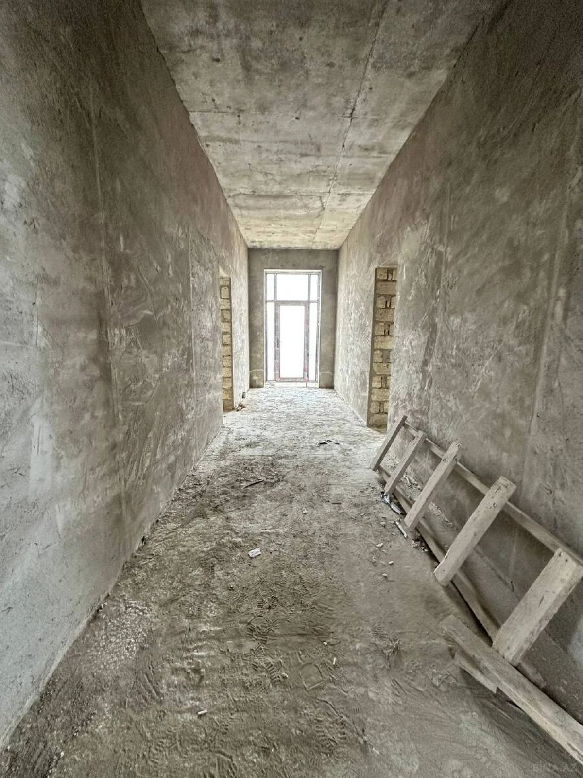 Satılır 5 otaqlı həyət evi 350 m²