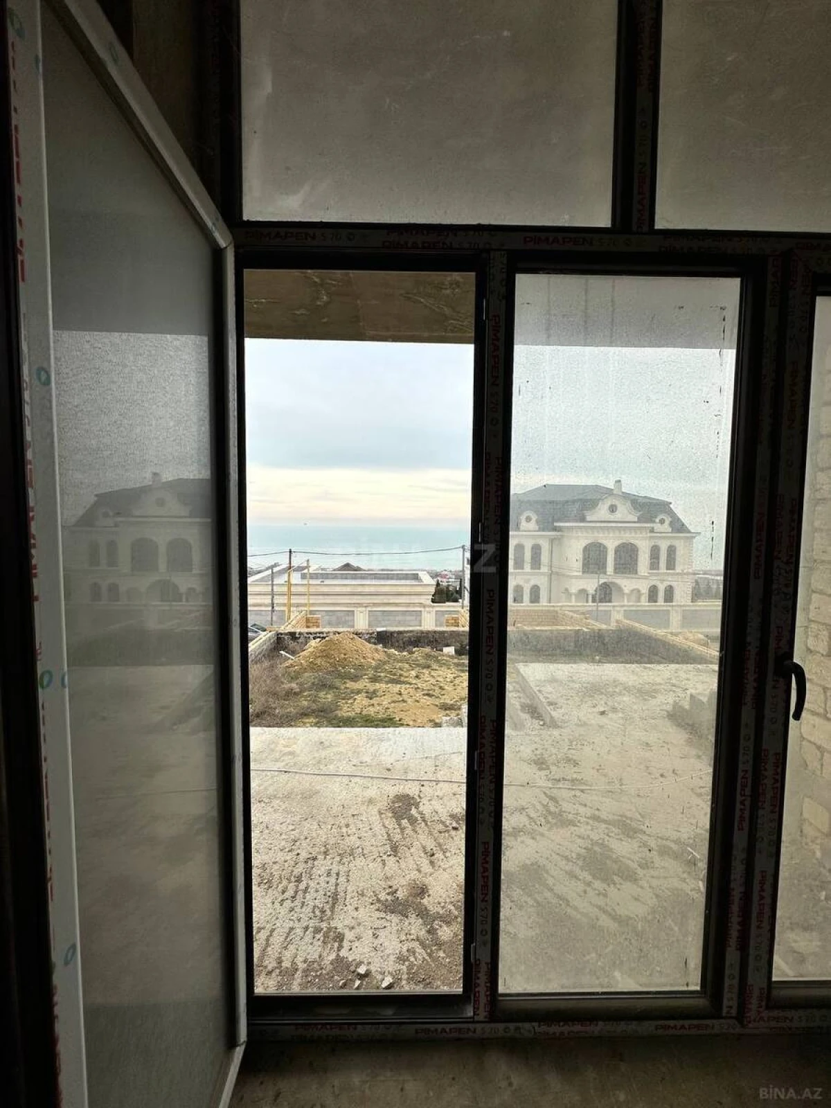 Satılır 5 otaqlı həyət evi 350 m²