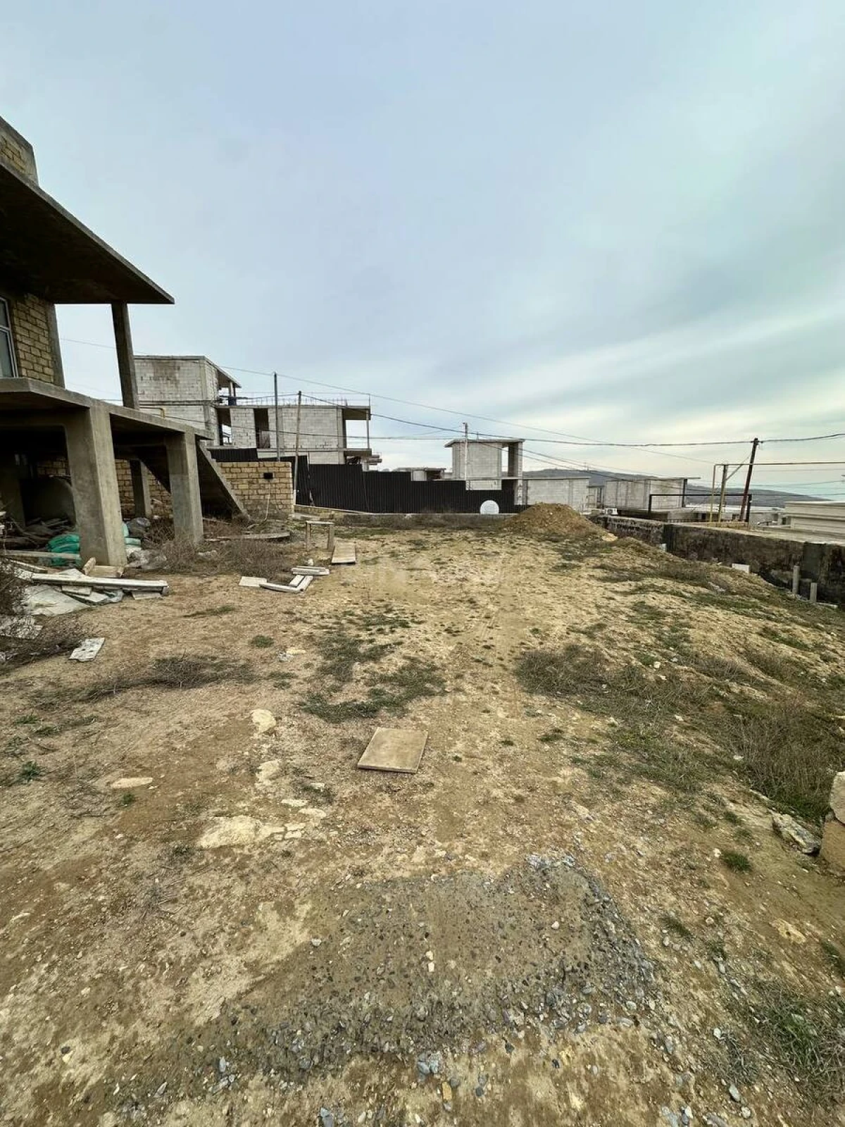 Satılır 5 otaqlı həyət evi 350 m²