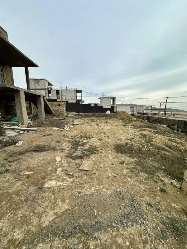 Satılır 5 otaqlı həyət evi 350 m²