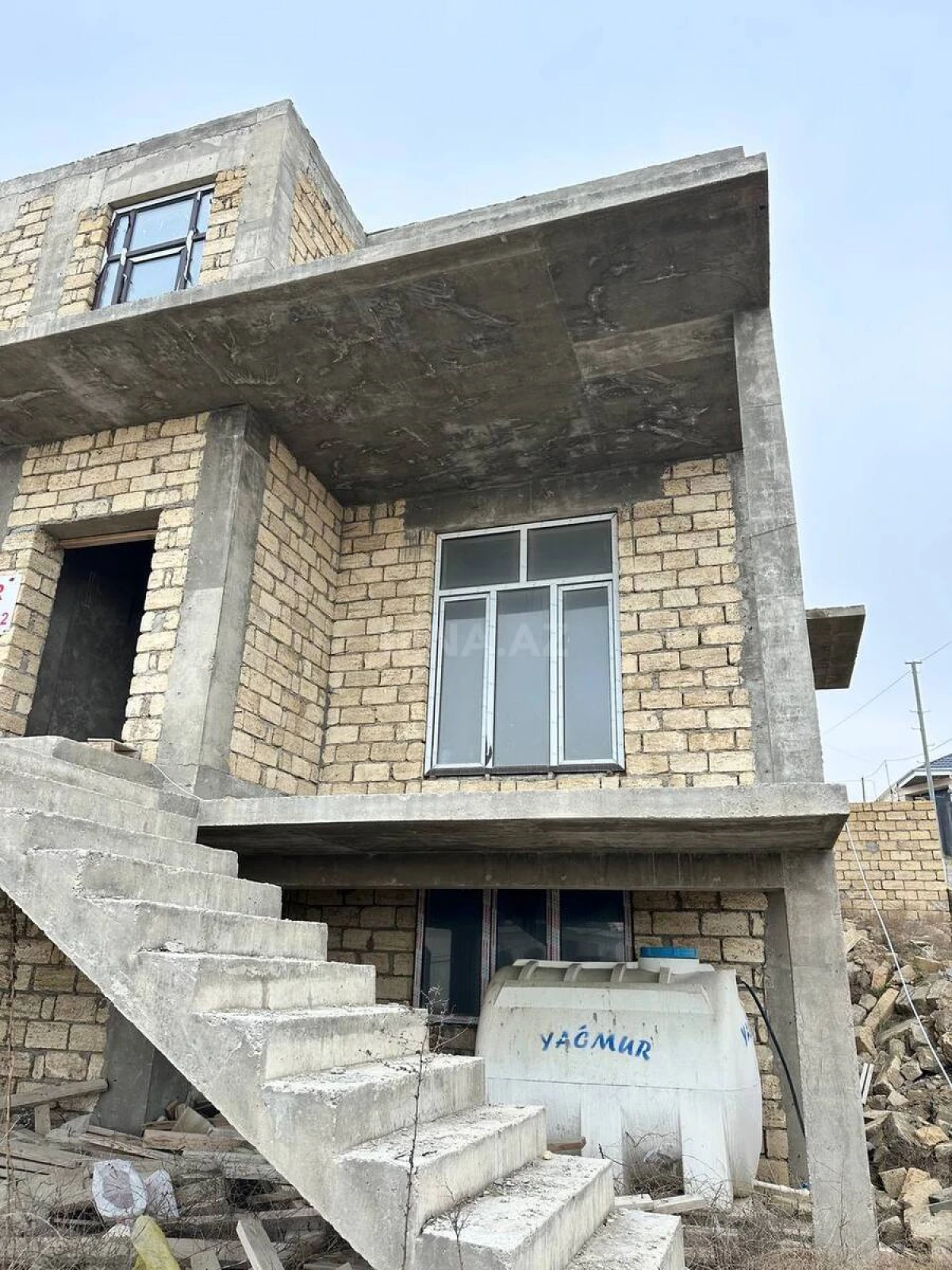 Satılır 5 otaqlı həyət evi 350 m²