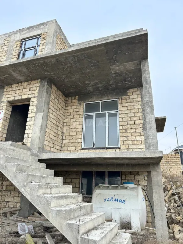 Satılır 5 otaqlı həyət evi 350 m²