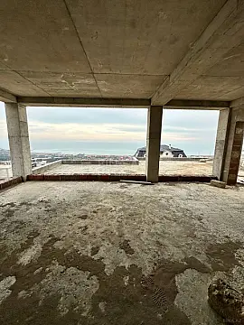 Satılır 5 otaqlı həyət evi 350 m²