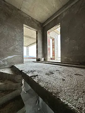 Satılır 5 otaqlı həyət evi 350 m²