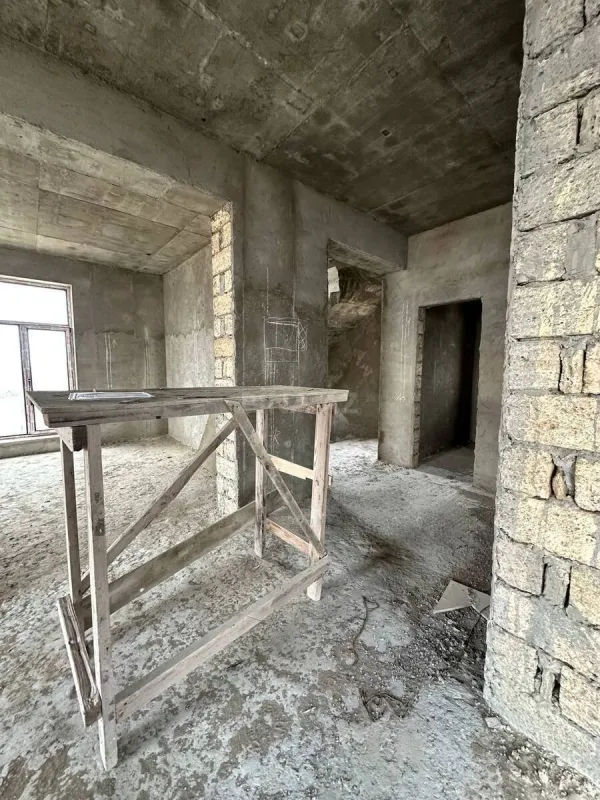 Satılır 5 otaqlı həyət evi 350 m²