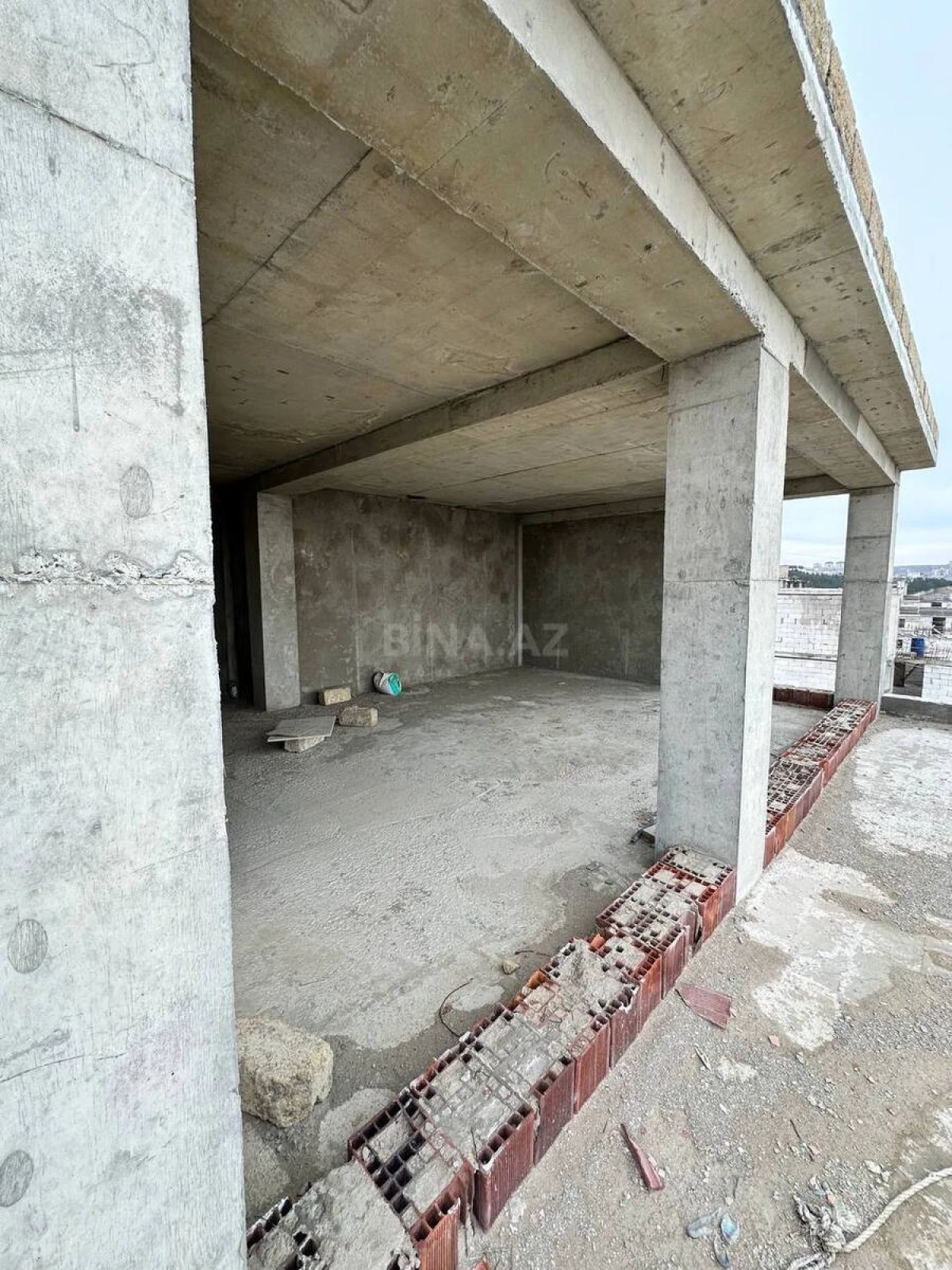 Satılır 5 otaqlı həyət evi 350 m²