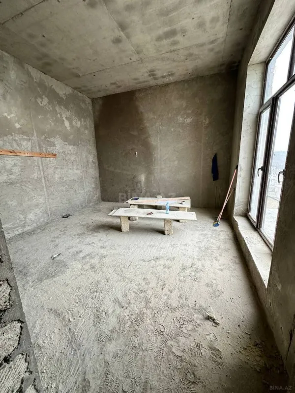 Satılır 5 otaqlı həyət evi 350 m²