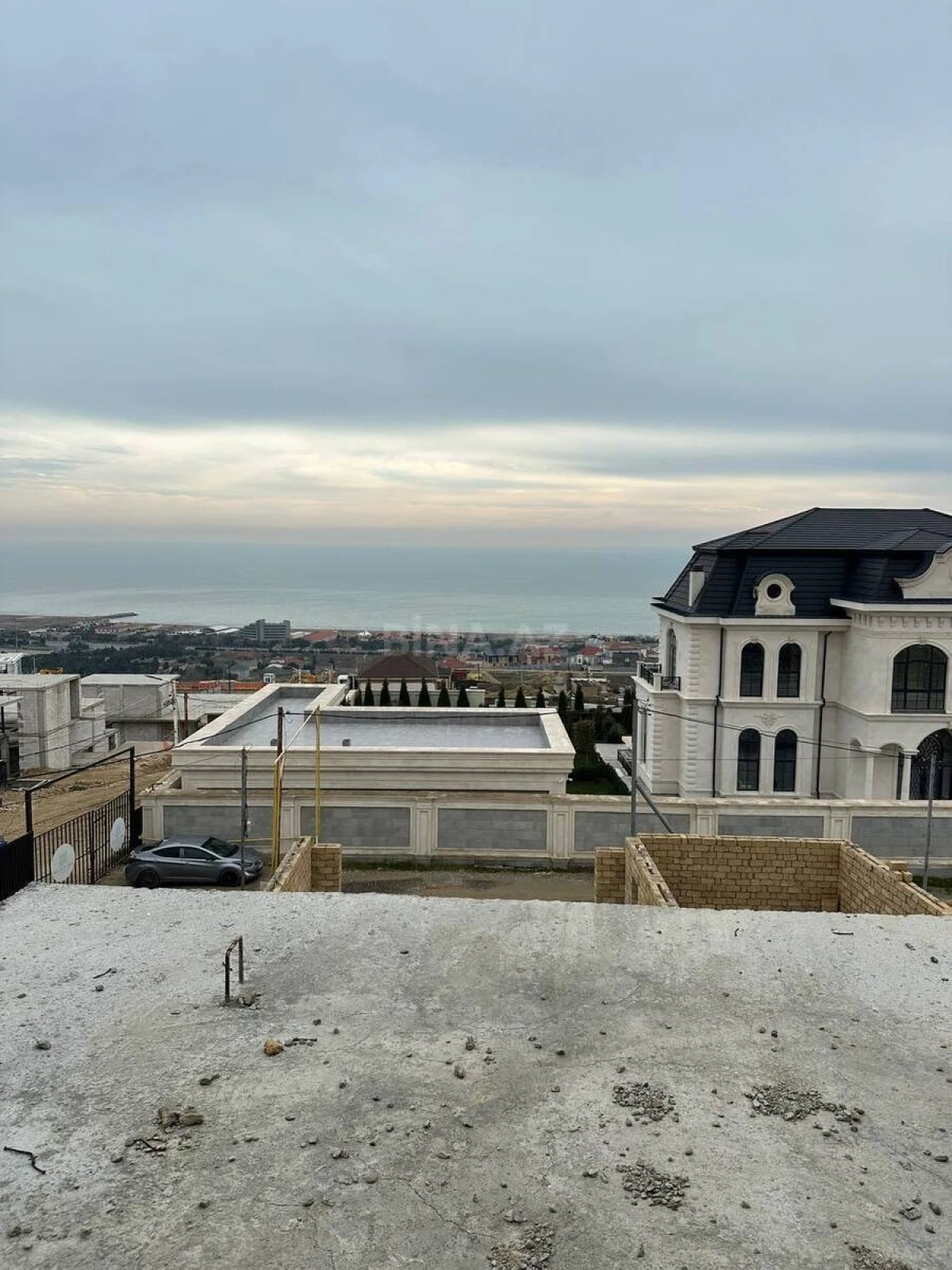 Satılır 5 otaqlı həyət evi 350 m²
