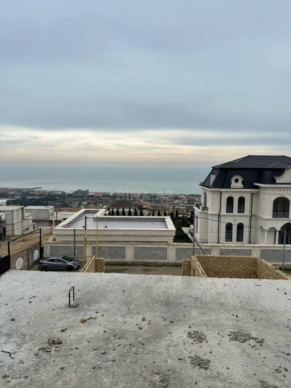 Satılır 5 otaqlı həyət evi 350 m²
