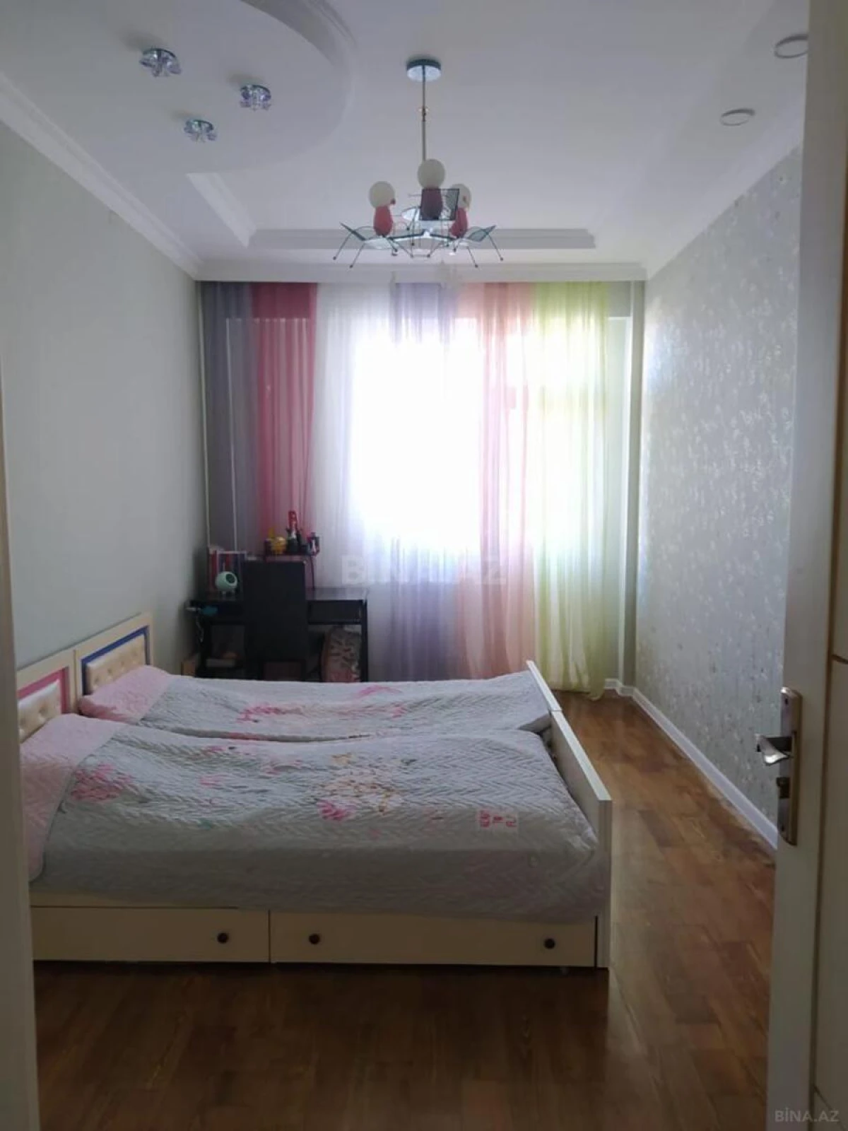 Satılır 3 otaqlı mənzil 114 m²