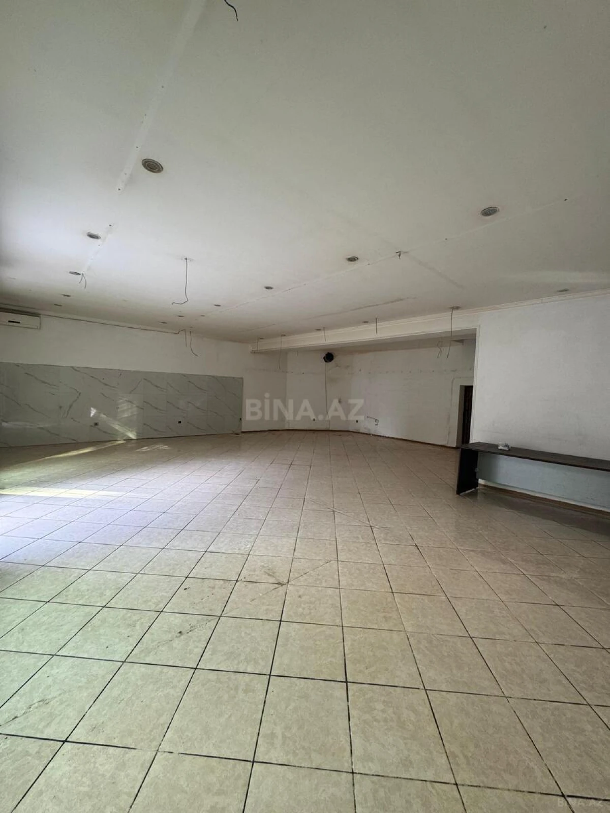 Kirayə verilir obyekt 300 m²