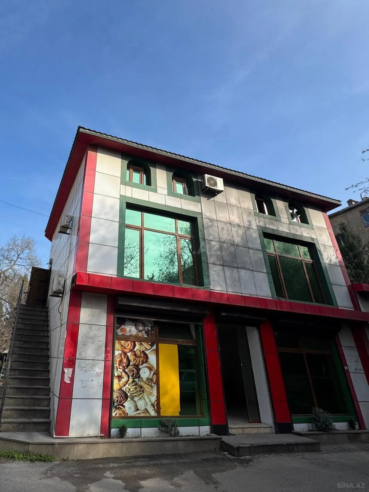 Kirayə verilir obyekt 300 m²