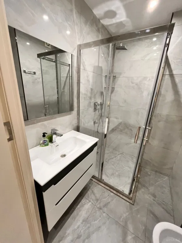 Kirayə verilir 2 otaqlı mənzil 50 m²