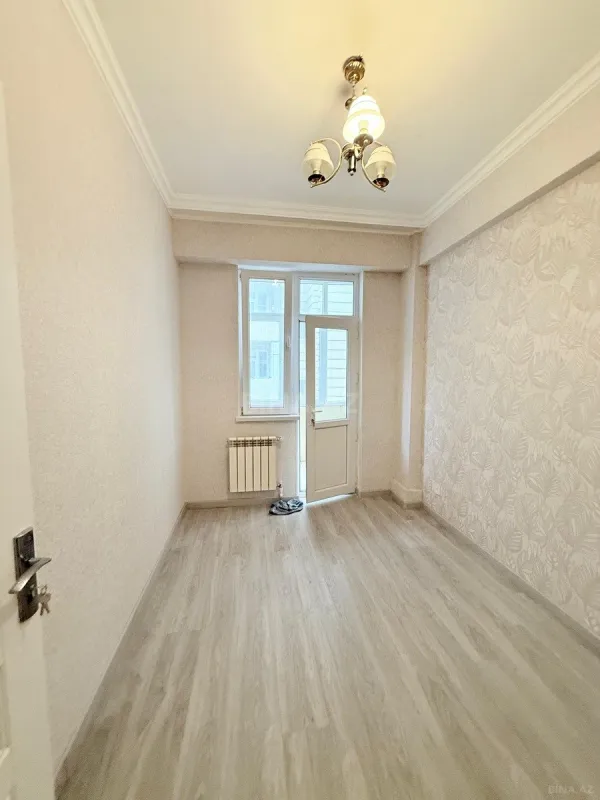 Satılır 4 otaqlı mənzil 105 m²