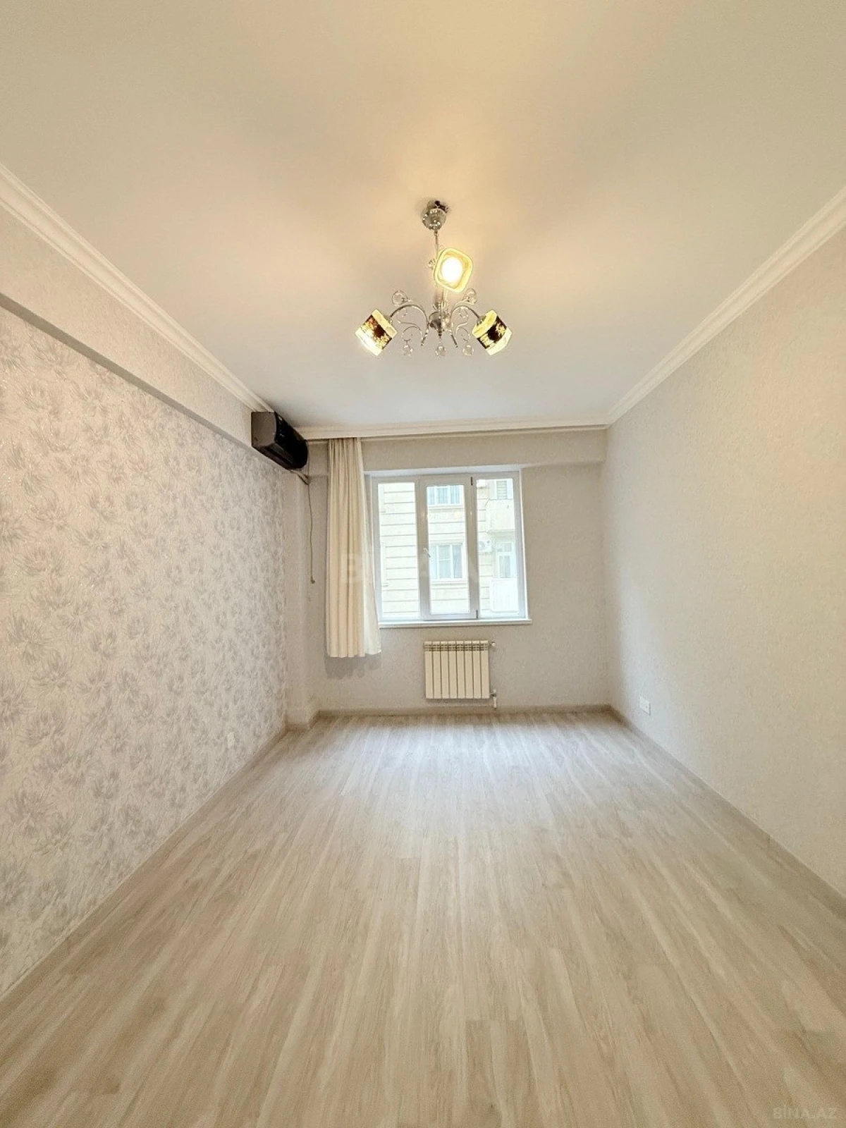 Satılır 4 otaqlı mənzil 105 m²