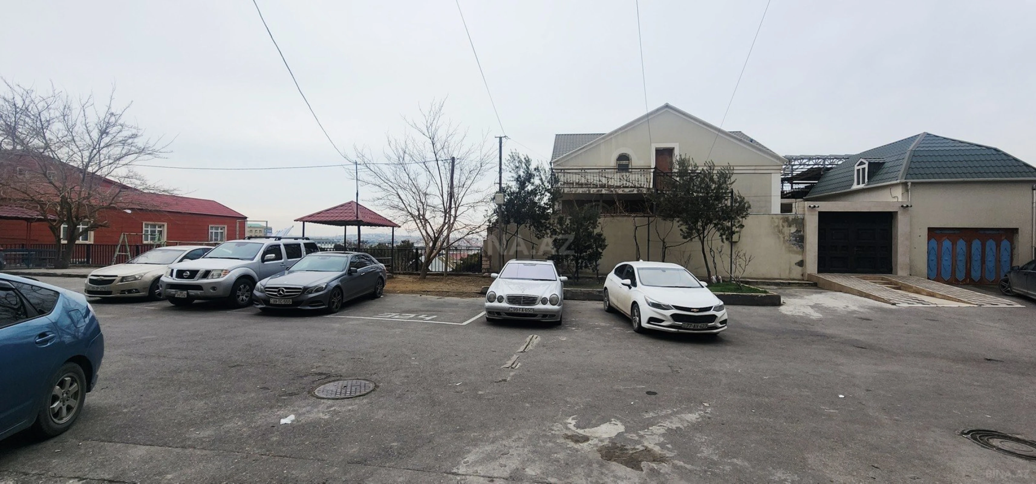 Satılır 4 otaqlı mənzil 85 m²