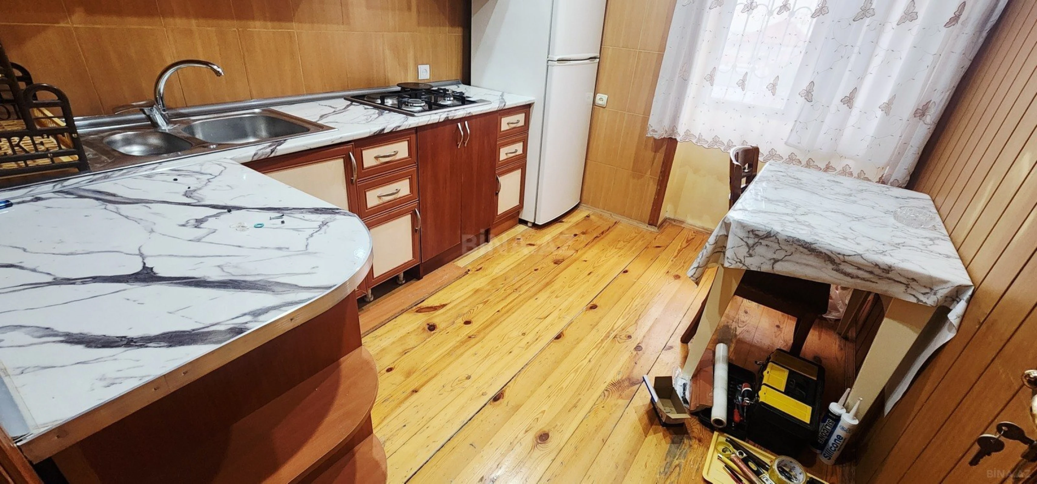 Satılır 4 otaqlı mənzil 85 m²