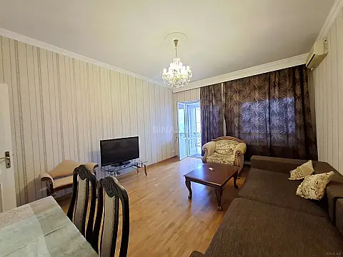 Kirayə verilir 2 otaqlı mənzil 85 m²