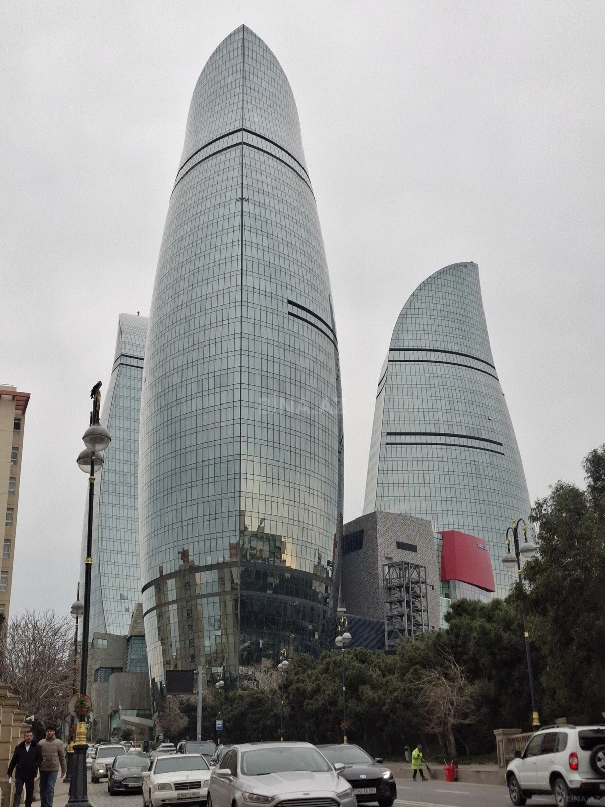 Kirayə verilir 2 otaqlı mənzil 85 m²