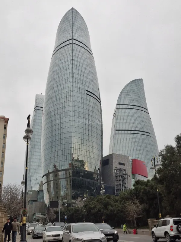 Kirayə verilir 2 otaqlı mənzil 85 m²