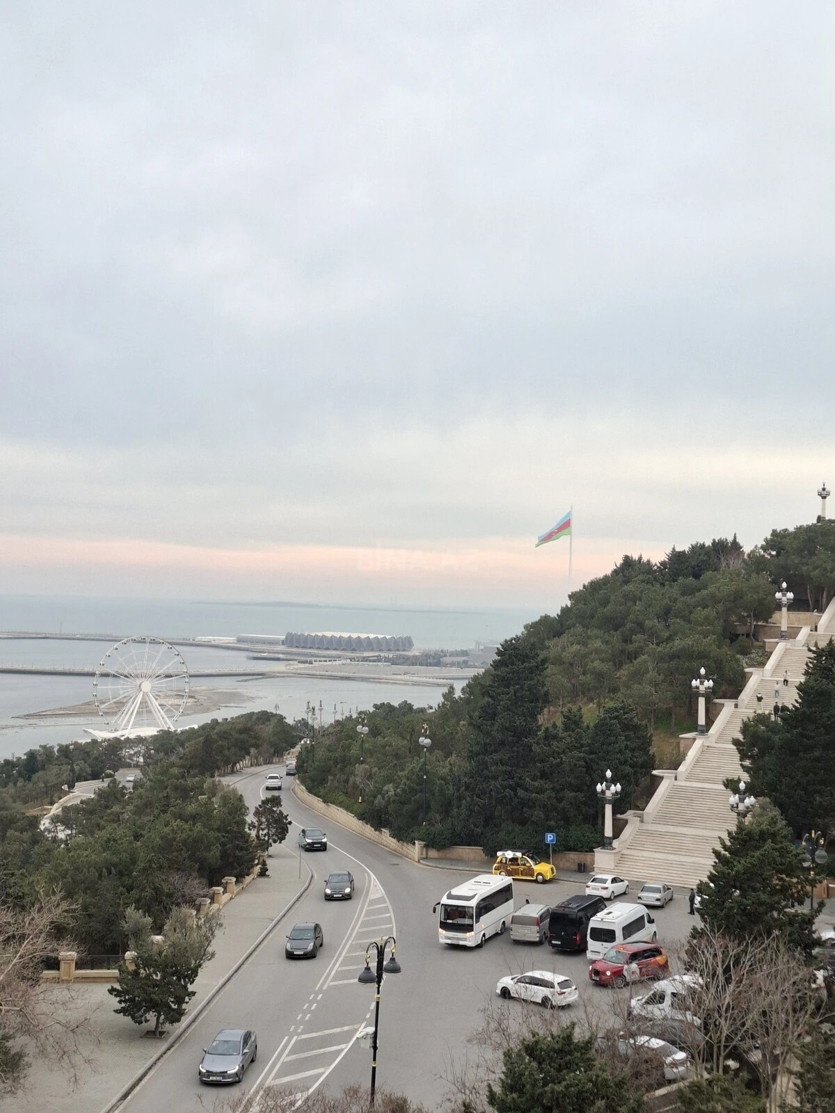 Kirayə verilir 2 otaqlı mənzil 85 m²