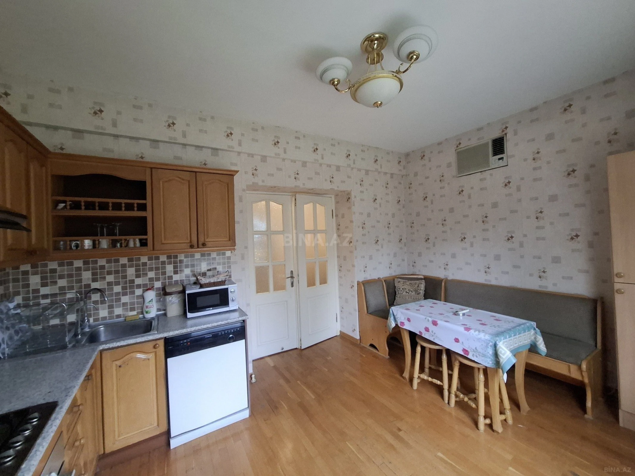 Kirayə verilir 2 otaqlı mənzil 85 m²