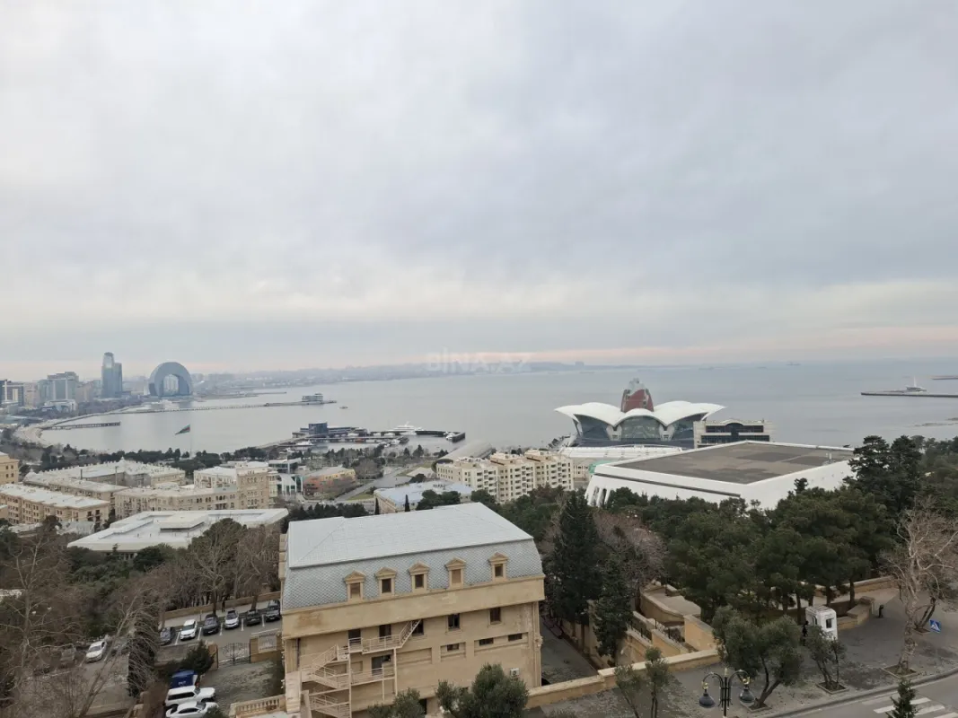 Kirayə verilir 2 otaqlı mənzil 85 m²