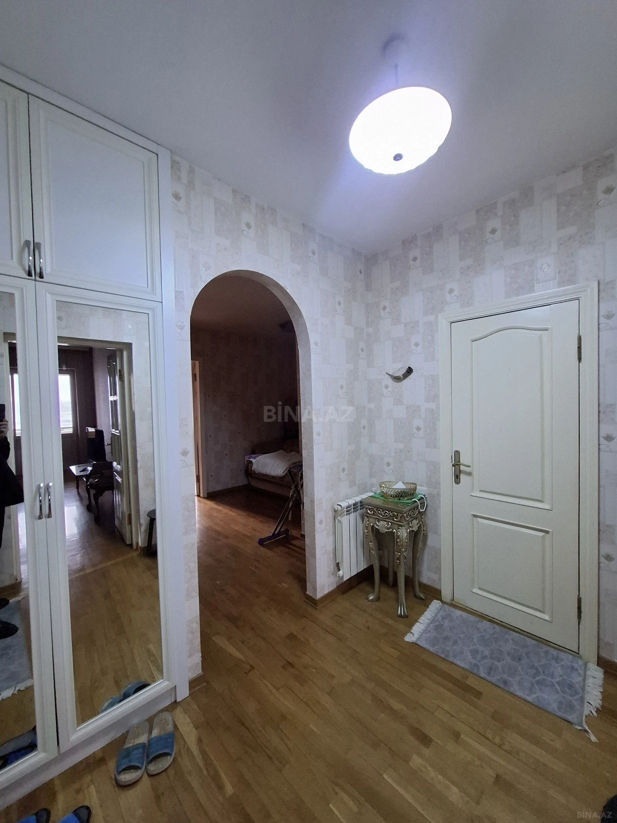Kirayə verilir 2 otaqlı mənzil 85 m²
