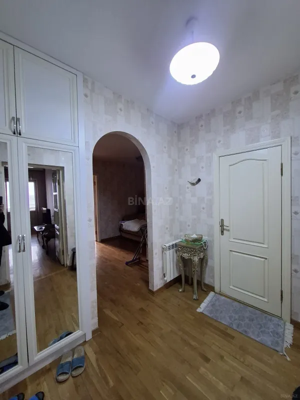 Kirayə verilir 2 otaqlı mənzil 85 m²