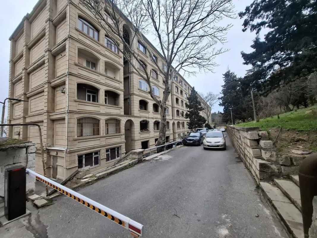 Kirayə verilir 2 otaqlı mənzil 85 m²