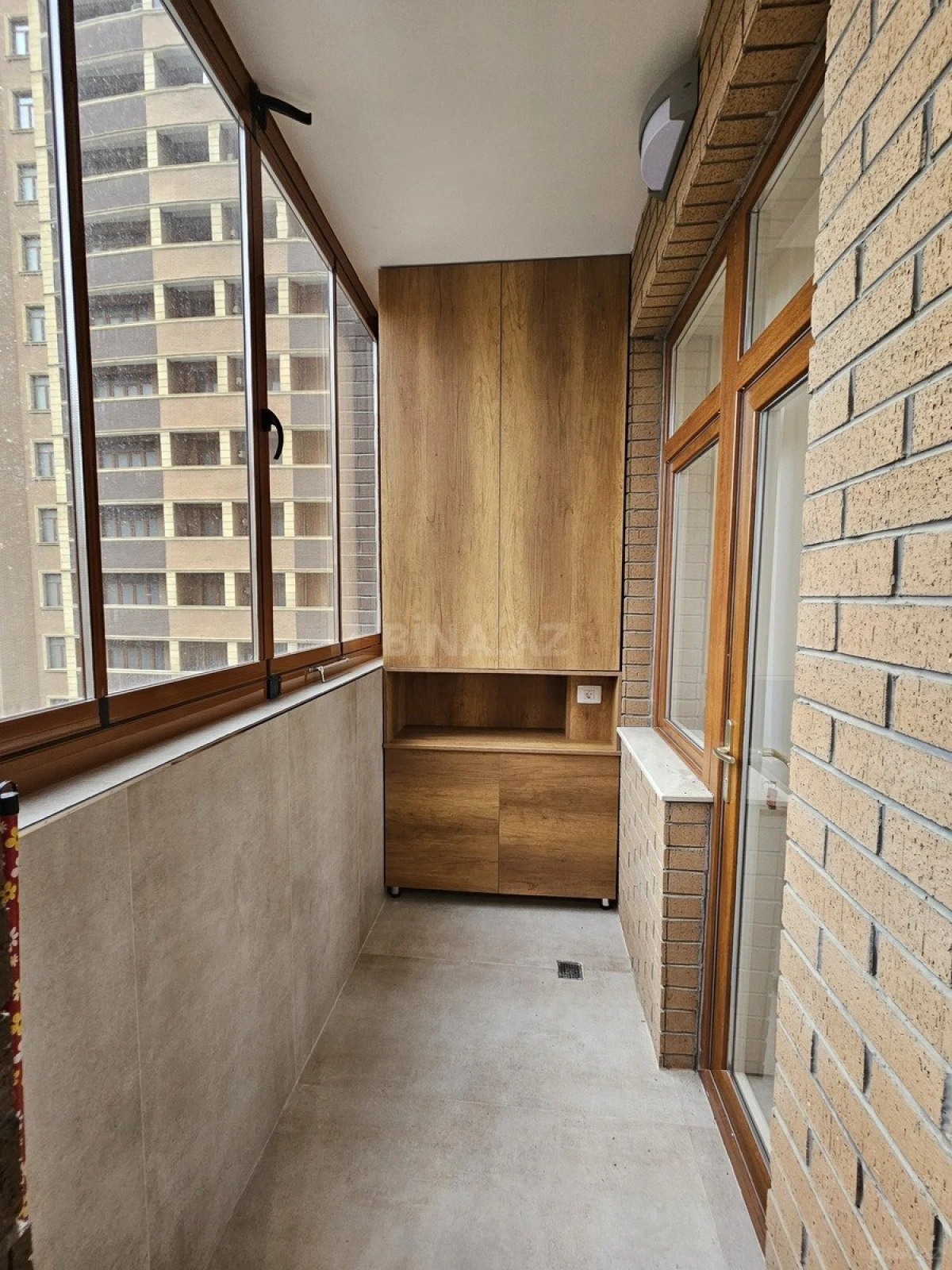 Satılır 3 otaqlı mənzil 108 m²
