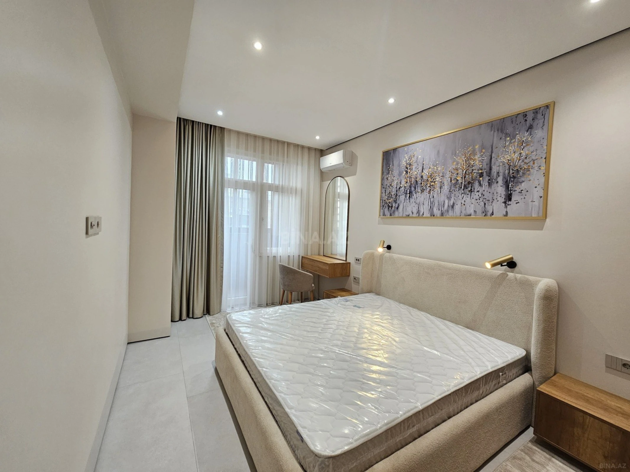 Satılır 3 otaqlı mənzil 108 m²