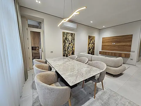 Satılır 3 otaqlı mənzil 108 m²