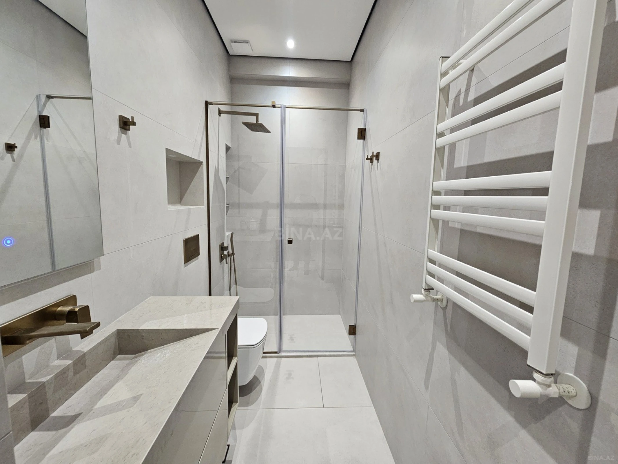 Satılır 3 otaqlı mənzil 108 m²