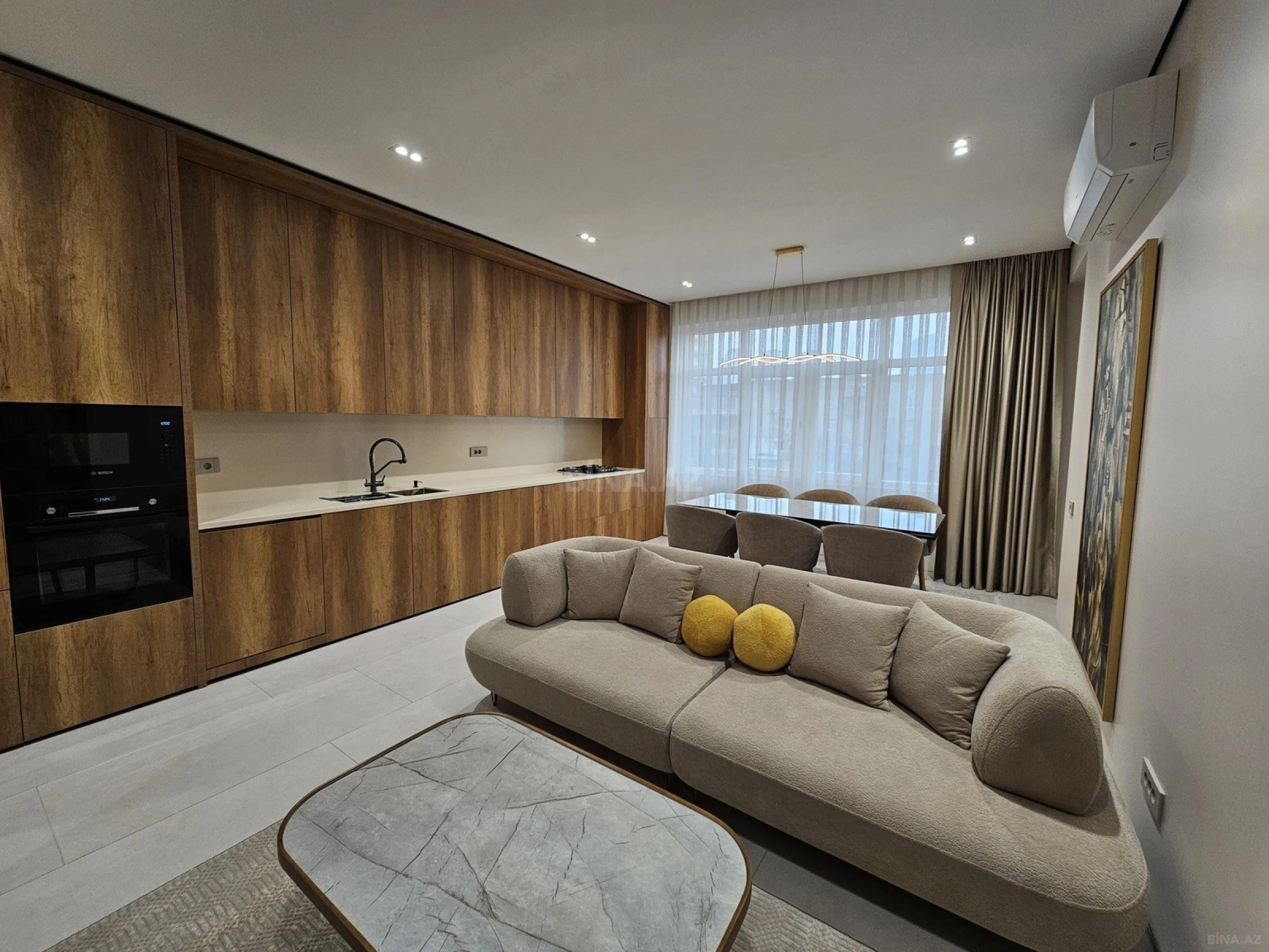 Satılır 3 otaqlı mənzil 108 m²