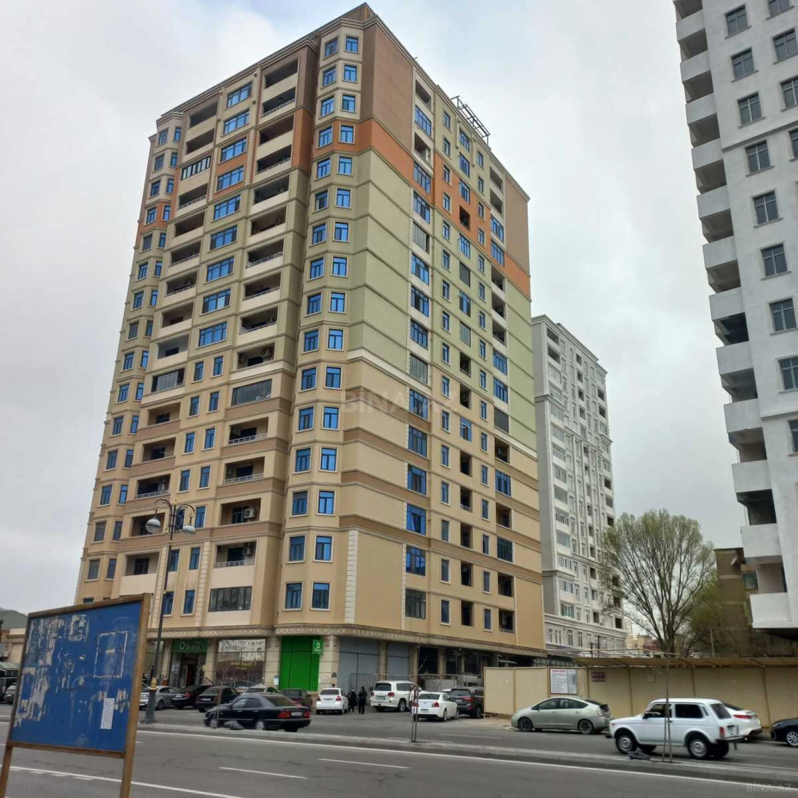 Satılır 2 otaqlı mənzil 105 m²