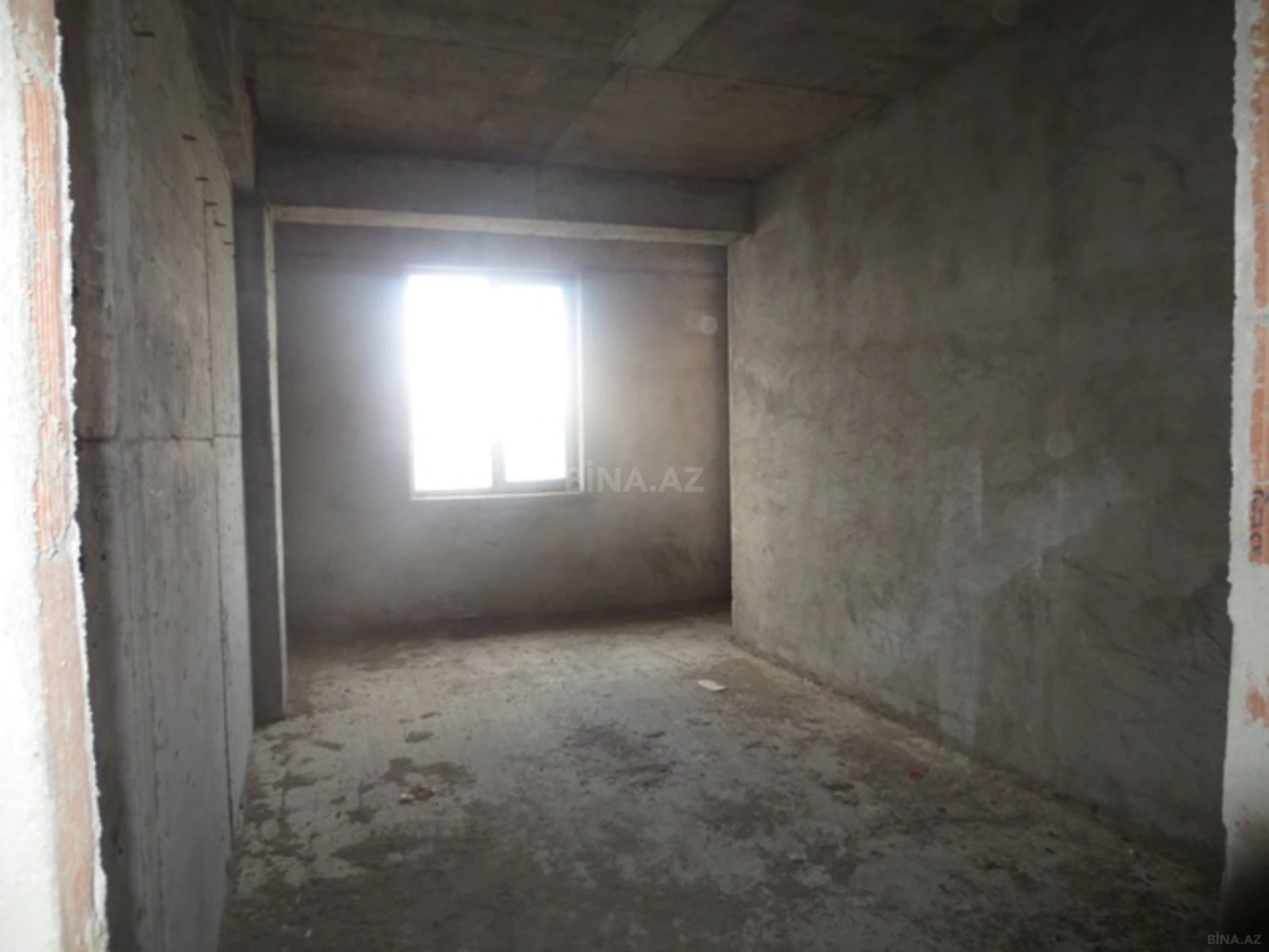 Satılır 2 otaqlı mənzil 105 m²