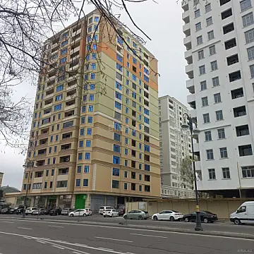 Satılır 2 otaqlı mənzil 105 m²