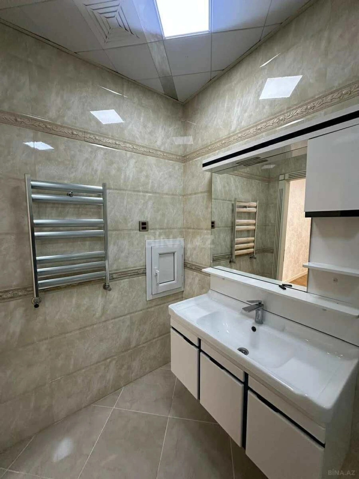 Satılır 3 otaqlı mənzil 102 m²