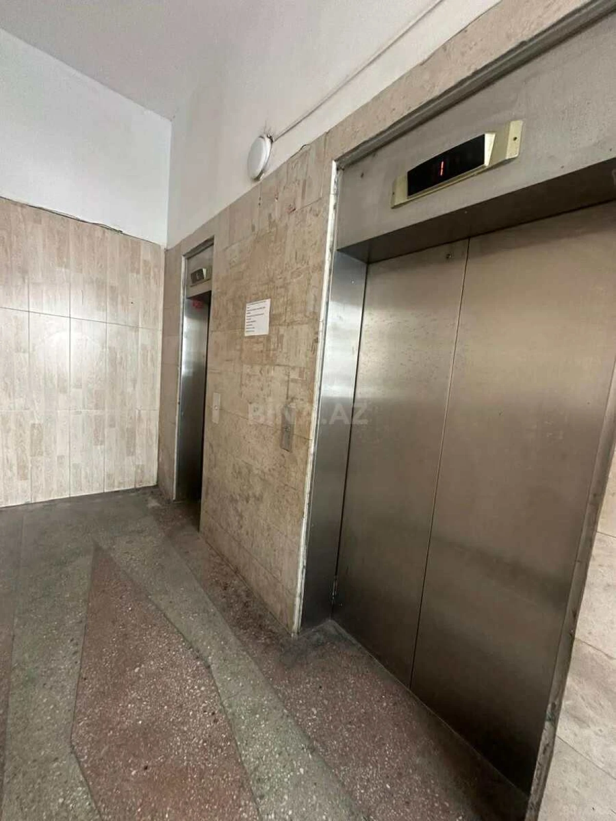 Satılır 3 otaqlı mənzil 102 m²