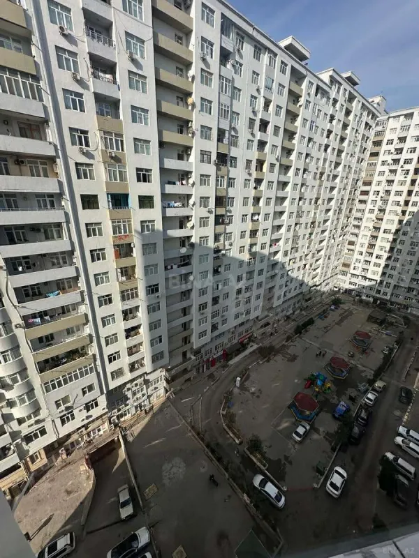 Satılır 3 otaqlı mənzil 102 m²