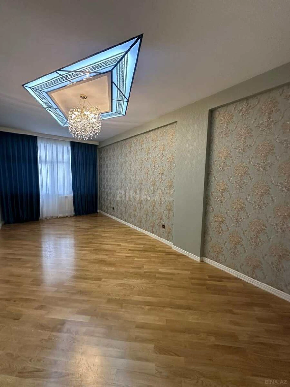 Satılır 3 otaqlı mənzil 102 m²