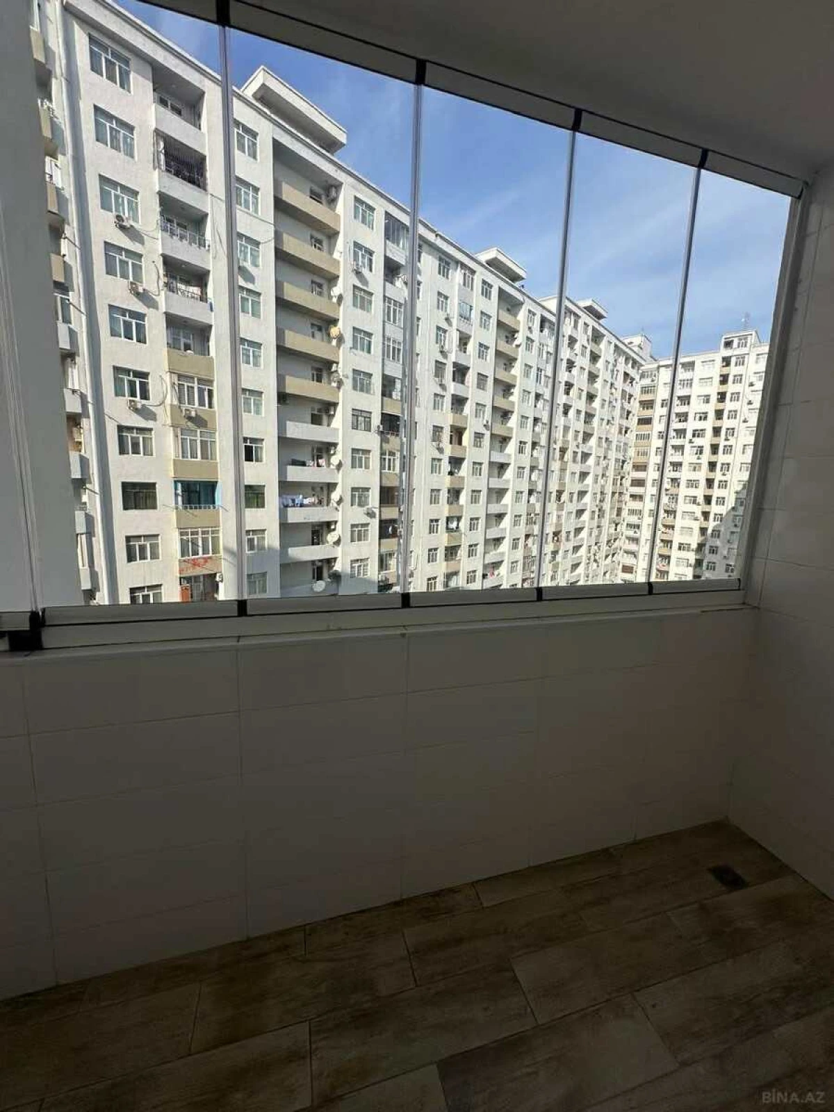 Satılır 3 otaqlı mənzil 102 m²